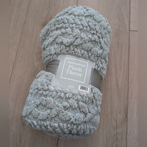 Ulta Beauty Soft Sage Plush Throw Limited Edition